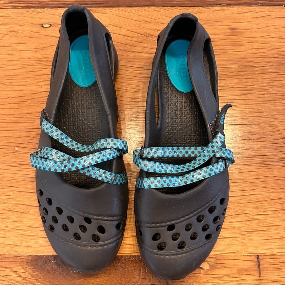 Capelli New York Rubberized Ballet Flats Polka Dot Straps Women’s Shoes Sz 8